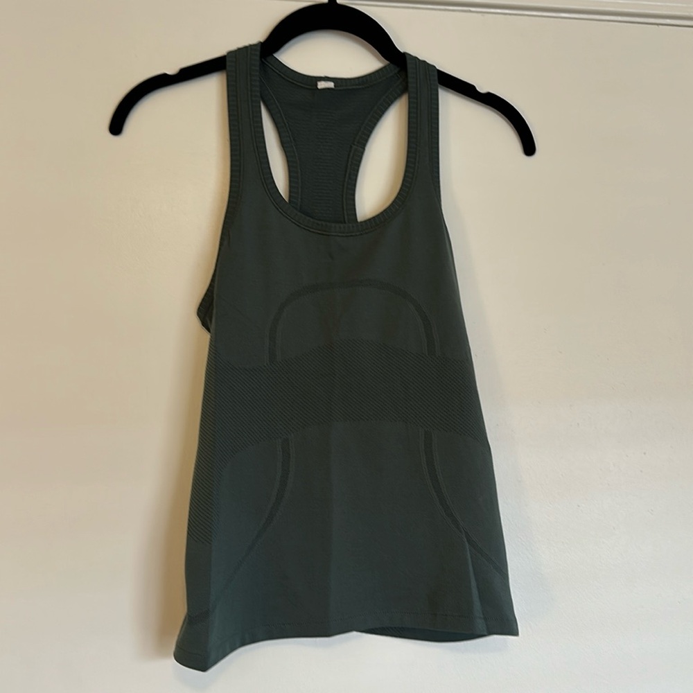 Lululemon tank top